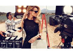 用電影效果來拍攝企業(yè)專題片宣傳片